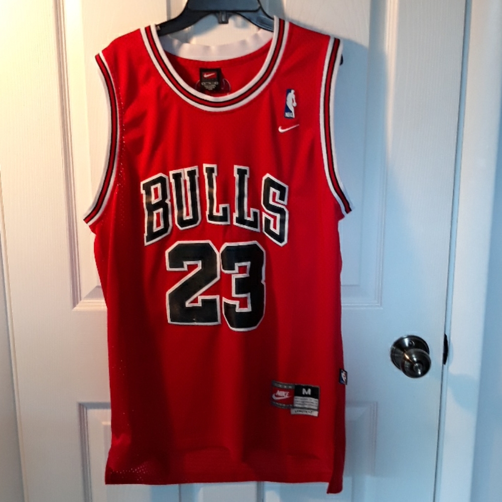 Nike Michael Jordan Jersey #23 - Picture 1 of 5